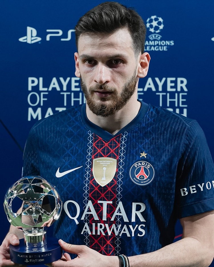 华体会部门-超强个人能力打进1球！官方：K77当选2-0战胜利物浦全场最佳球员